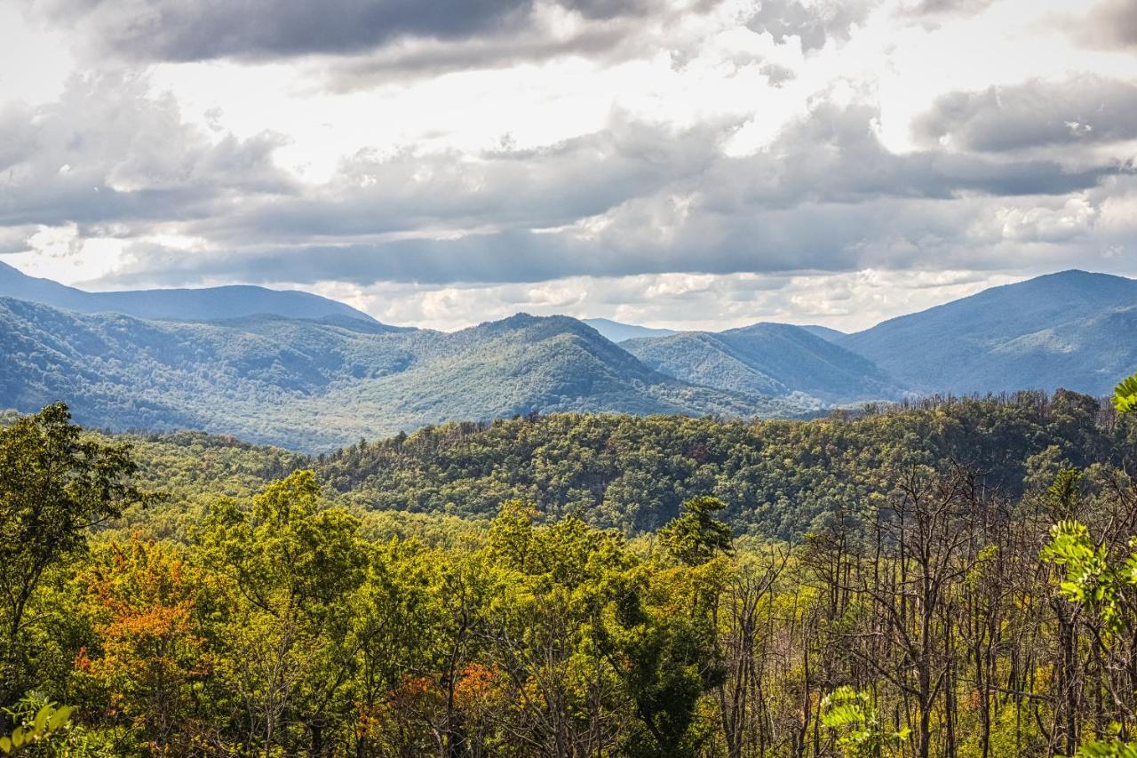 Seasons Of The Heart Villa Gatlinburg Bagian luar foto